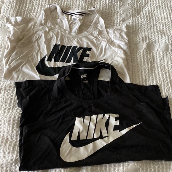 Nike Tops - NIKE Bundle Womens Medium Racer Back Tank Top